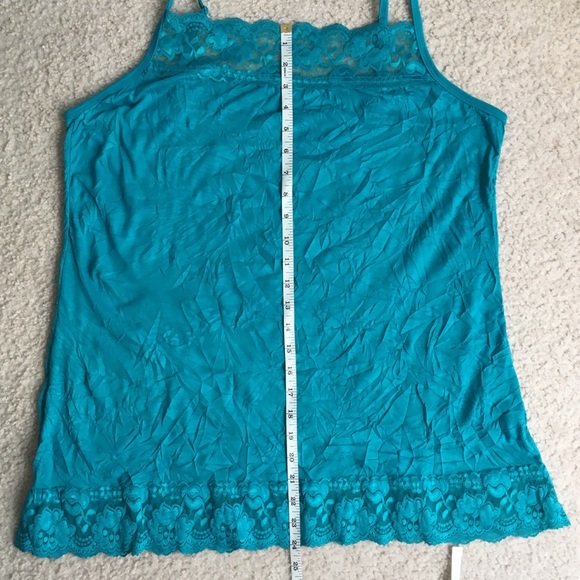 Maurice’s Turquoise Crinkled Tank size 2 (20/22) - Picture 6 of 8